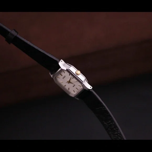 Vtg 1992 Seiko Spirit 4N21-5180 Watch
[Excellent Condition] White Textured Dial - Picture 7 of 7